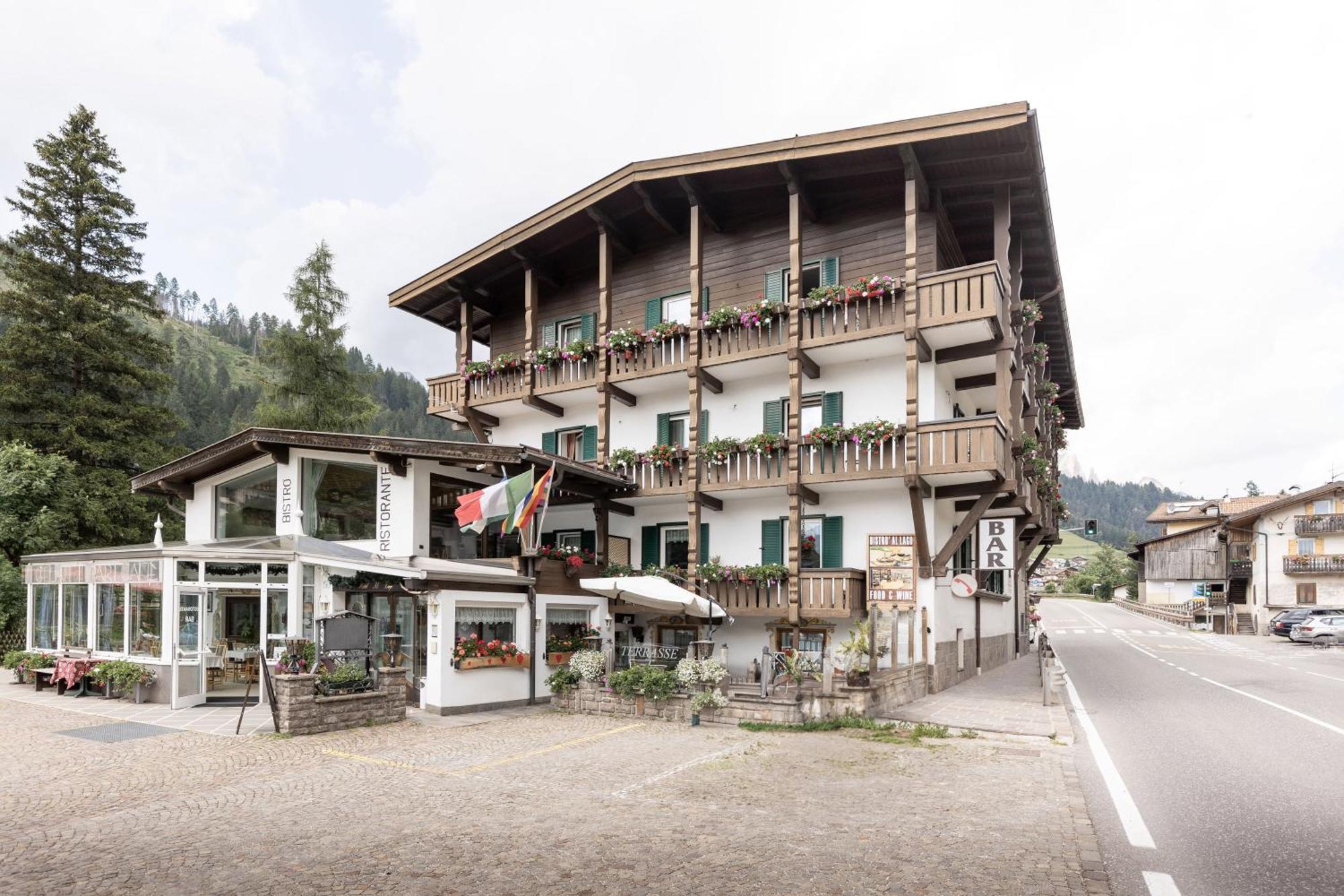 Hotel Al Lago Soraga Exteriör bild