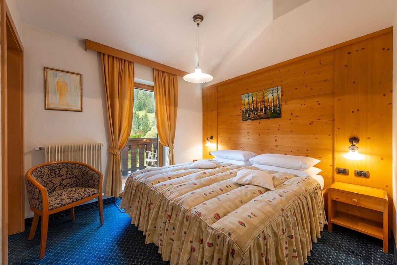 Hotel Al Lago Soraga Exteriör bild